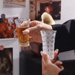 WELLNOW Clear Small Wine Glasses 65ml Carved Glass Liquor Glasses Modern High Quality Crystal Glassware For Home Bar Kitchen Restaurant