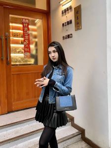 Túi C N K Tote Dáng Vuông Quai Cầm Tay Size 22cm (Auth Tuồn)