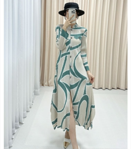 Chất lượng Nova⭐Một người một pleat⭐In thời trang Một hàng khuy Miyake Miyake gấp váy cá tính phụ nữ mùa thu mới gấp chín điểm tay Áo Đầm dài