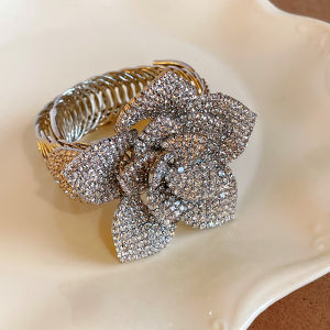 European and American style diamond-embellished three-dimensional flower adjustable bracelet fashionable light luxury personalized wristband vintage design exquisite handcrafted jewelry