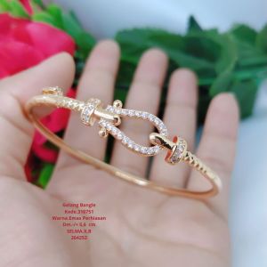 Gelang Tangan Bangle Wanita Titanium Xuping Perhiasan Aksesoris Fashion Lapis Emas Anti Karat R2-8FF
