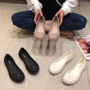 [Free Shipping] Summer womens flat sandals with hollow design plastic non-slip clogs soft-soled comfortable sandals for mothers nurses and women