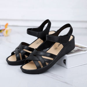 [Free Shipping] WomenS Summer Sandals For Outdoor Wear Featuring A Non-Slip Sole Soft Insole Waterproof Design Lightweight Construction And Thick Platform Suitable For Middle-Aged And Elderly Women
