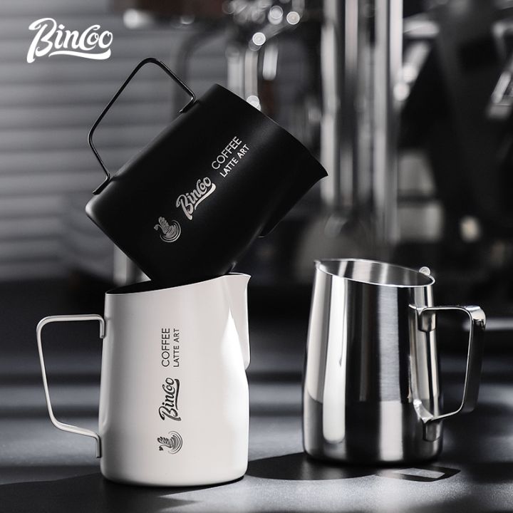 BINCOO%20Latte%20Cup%20Milk%20Foam%20Jar%20Pointed-mouth%20Embossed%20Coffee%20Pull%20Flower%20Cup%20Milk%20Jar%20for%20Household%20Office%20and%20Coffee%20Shop%20420ML%20-%20Image%203