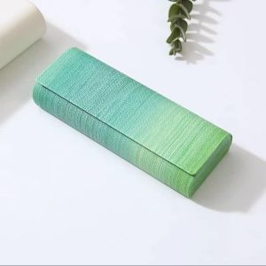 Hard Shell Protective Glasses Case – Durable Gradient Design with Magnetic Closure