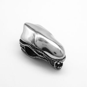 AZDH เหล็กไททาเนียม สร้อยคอ xenomorph ขนาดเล็ก ประณีตประณีตประณีต ชุบด้วยไฟฟ้า การตกแต่ง xenomorph โลหะ เทรนด์เทรนด์ สีเงิน/สีดำ จี้ xenomorph แฟนคนต่างด้าว