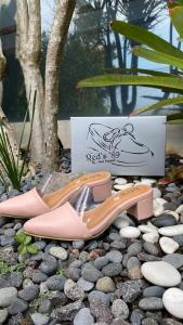 Reds 89/sepatu wanita hak 5cm/bahan syntetis premium/kokoh dan tidak licin
