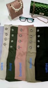 HOT PANTS RIPPED WANITA JUMBO & FISA - Celana Pendek Desain Unik