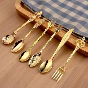 UNQIN 6Pcs/Set Carved Vintage Court Coffee Spoon Zinc Alloy Royal Teaspoon Gorgeous Embossed Dessert Spoon Gift