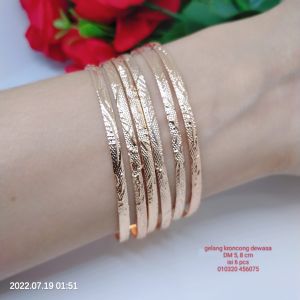 Gelang Tangan Kroncong Wanita Titanium Xuping Perhiasan Aksesoris Lapis Emas Tahan Lama Anti Karat