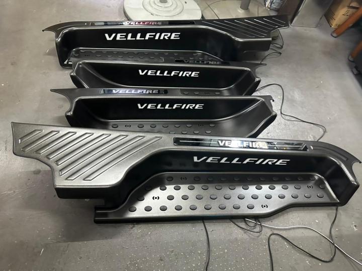 Toyota%20Alphard%20Vellfire%20Agh30%20Anh30%20Full%20Size%20Stainless%20Steel%20Led%20Door%20Side%20Step%20Sill%20Plate%20Door%20Side%20Sill%20Step%20Plate%20Full%20Set%20-%20Image%204