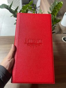 Bìa menu da PVC cao cấp khổ A4 nhỡ ( ruột 15x30cm) loại 10 lá đủ 04 màu cho nhà hàng khách sạn.
