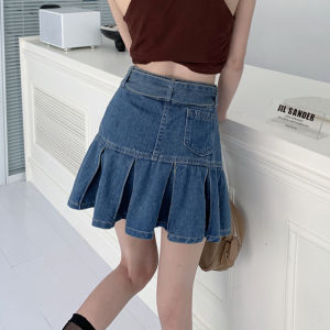 LHMonday มาแรงมาก กระโปรงยีนส์แฟชั่น รุ่นนี้ทรงน่ารัก กระโปรงจับจีบเล็กดูมีมิติ สวมแล้วคือจึ้งมาก แมทช์ได้หลายลุคเลยน๊าา สีสวยละมุนแบบนี้ ของมันต้องมีแล้วมั้ย รีบเลย