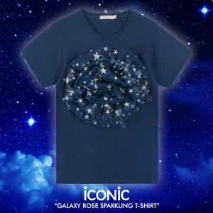 iCONiC BLUE GALAXY ROSE SPARKLING T-SHIRT #6144 เสื้อยืด สีกรม ตกแต่ง ระบาย วิบวับ ลายดาว เสื้อยืดผญ เสื้อยืดแฟชั่น เสื้อกันหนาวผญ เสื้อผ้าแฟชั่น
