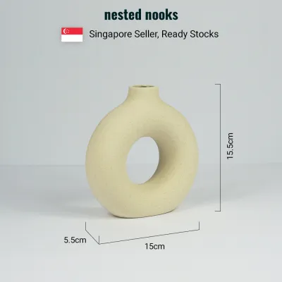 Designer Circle Vase Ceramic Donut Shape Vase Modern Minimalist Home Decoration Flower Vase Off White Beige Round Vase