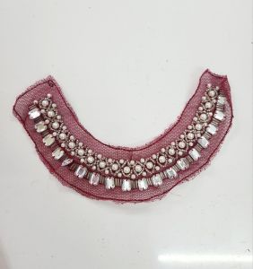 Cổ kết cườm may lên áo trang trí