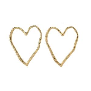Cuteness Heart Studs Earrings Ear Hollow Earrings Heart Ear Studs Suitable for Teens and Youthful Adult Present