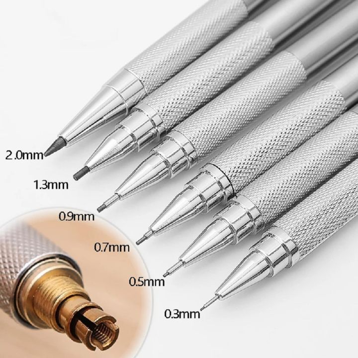 Set Di 4 Matite Meccaniche In Metallo 0.3/0.5/0.7/2.0 Mm – Centro Di Gravità Basso, Punta Retrattile, Confezione Regalo Nera