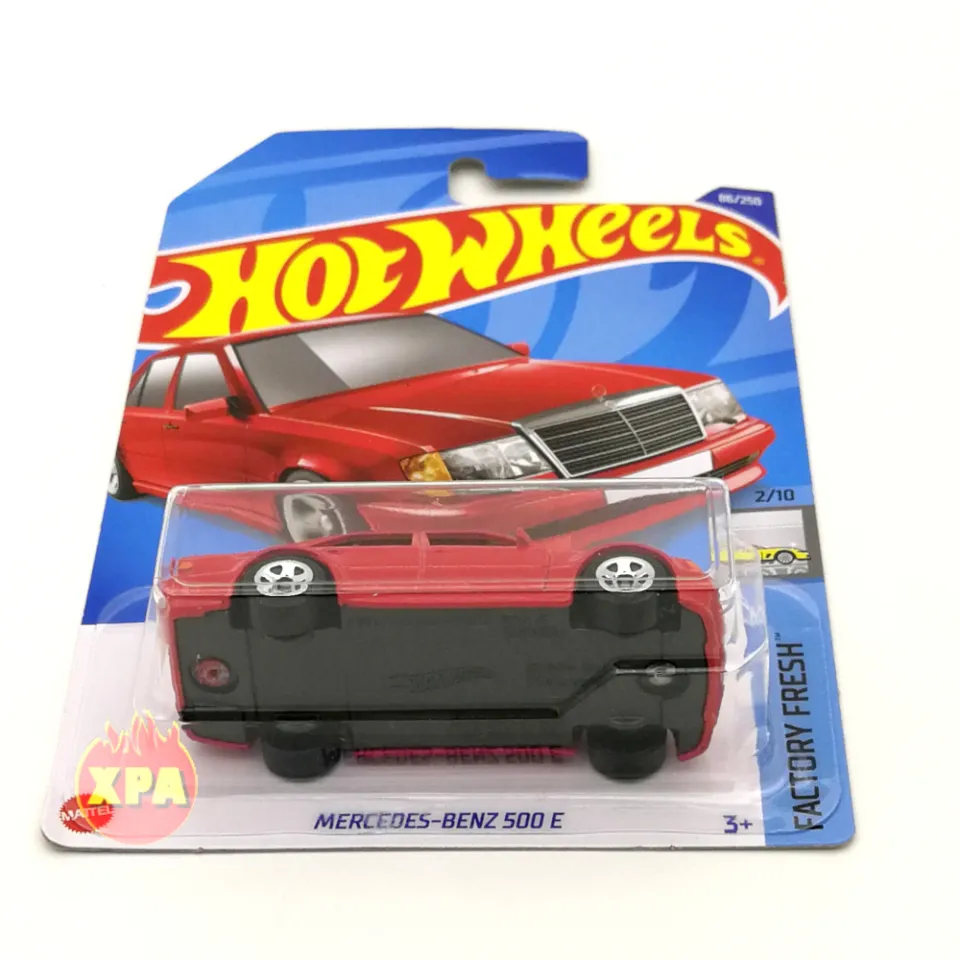 Hot Wheels Mercedes-Benz 500 E – Factory Fresh 2/10, HCT95, Short Card, Rot, Modellauto Für Kinder Ab 3