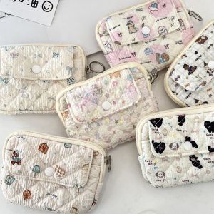 FUDESHE มัลติฟังก์ชั่ กระเป๋าใส่เหรียญ สัตว์การ์ตูน แบบพกพาได้ กระเป๋าเก็บผ้านวมน่ารัก ถุงผ้าใส่บัตร กระเป๋าใส่บัตรประชาชน ใหม่การ์ตูนสัตว์กระเป๋าเงินเหรียญแบบพกพาบัตรผ้าถุงเก็บบัตรถือมัลติฟังก์ชั่ ID กระเป๋า