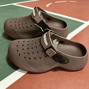 [Free Shipping] New 3D plaid sandals fashionable and trendy EVA thick-soled slip-on beach clogs for couples