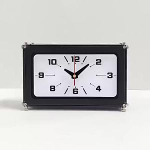 FFBH Silent Table Clock Classic Square Desk Clock Acrylic Pointer Table Watch for BedRoom Battery Operated Modern Home Decorations 4P7H5