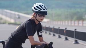FCROCKBROS Cycling Glasses Photochromic MTB Road Bike Glasses UV400 Protection Sunglasses Ultra-light Sport Safe Eyewear Equipment