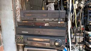 Xác hư đầu băng Video VHS Sharp đủ đồ bán thợ hoặc về trưng bày. 589nhattao