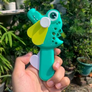 Kipas Angin Mini Buaya Warna-warni dengan Bahan Plastik - Mainan Edukatif Anti Kegerahan untuk Anak