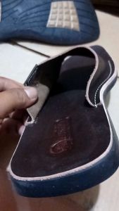 Sandal Pria Kulit Zurru: Tips dan Panduan