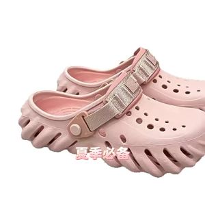 Crocs  New style couples clogs with breathable soft-soled non-slip outdoor beach shoes