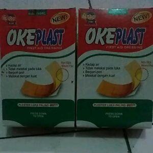 HANSPLAS PLASTER LUKA OKE PLAST 1 BOX ISI 100 PCS di buat dengan bahan berkulitas tinggi sangat nyaman di pakai pada bagian yang terluka .plaster oke plast palster kedap air  tidak melekat di luka berpori pori SIZE 1stirp 19×166 mm  isi 100 pcs 1 box