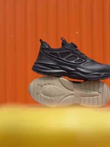 Safety Shoes For Men Caterpillar Safety Shoes Safety Shoes Lightweight Mens and Womens Mesh Breathable Thick Bottom Wear-Resistant Rotating Buttons 安全鞋