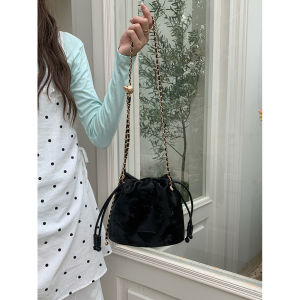 IELGY กระเป๋าลมผู้หญิงสายรูดสีชมพูแฟชั่นกระเป๋าโซ่เข้ากับทุกชุดแมสเซ็นเจอร์สะพายไหล่กระเป๋าทรงถัง