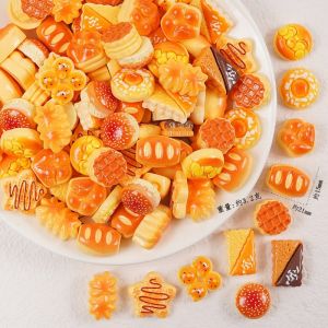 【Bessant】50PCS ตุ๊กตาขนมปังจิ๋วแสนสนุก ของเล่นบ้านตุ๊กตา อุปกรณ์ทำมือ DIY มีให้เลือก 4 แบบ ปลอดภัยและเป็นมิตรต่อสิ่งแวดล้อม