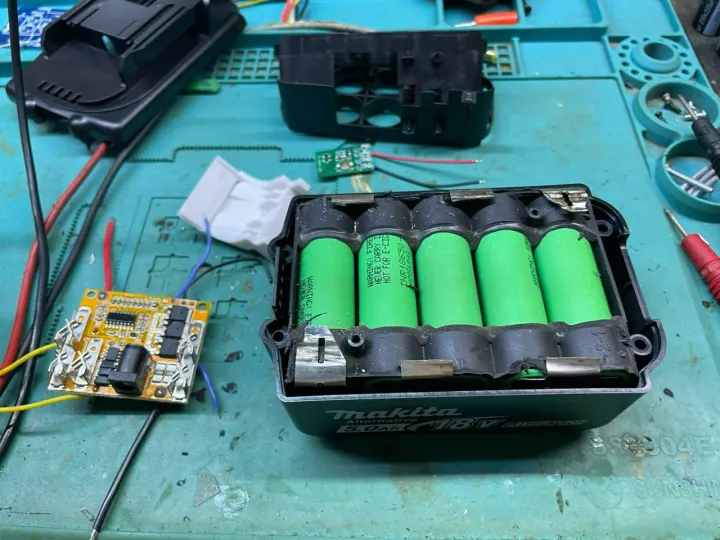 pin%205ah%20makita%20nguy%C3%AAn%20kh%E1%BB%91i%20Samsung%2025R%20(%20kh%E1%BB%91i%20cell%20h%C3%A3ng%20samsung%20%C4%91%C3%B3ng%20new%20)%20-%20Image%205