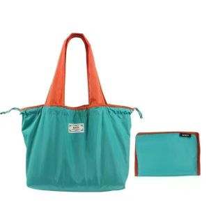 Space-Saving Foldable Tote – Large Travel Bag That Transforms Into a Compact Portable Pouch