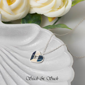 [Studs & Such] 925 Silver Necklace With Heart Pendant Adorned With Mother Of Pearl & Epoxy