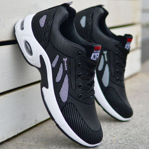 รองเท้าผู้ชายใหม่ รองเท้ากีฬาตาข่ายระบายอากาศแฟชั่นสบาย ๆ และรองเท้านักเรียนที่สะดวกสบายด้านล่างนุ่มวิ่ง รองเท้าแฟชั่นนำเข้าผู้ชา