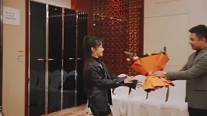 Hanlun meiyu chai màu xanh Kem chống nắng chống thấm nước chống mồ hôi làm mới không nhờn 50 lần Kem chống nắng cách ly cao