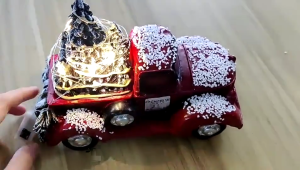 Farm Truck Christmas Centerpiece Christmas Truck Decoration Farm Vintage Pickup Truck with Christmas Trees