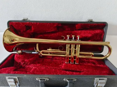 Yamaha Bb Trumpet ทรัมเป็ตยามาฮ่า รุ่น YTR-235 ของแท้ นำเข้าจากประเทศญี่ปุ่น สภาพดี