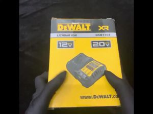 DEWALT DCB1104 12V-20V 4A Lithium-Ion Charger Battery Charger for Dewalt Power Tools LED Indicator Rapid Charger