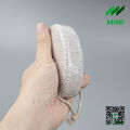 Đá bọt biển chà chân loại bỏ tế bào da chết và làm mềm da chân, gót chân. 