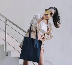 กระเป๋าผ้า กระเป๋าผ้ายีนส์ กระเป๋าโท้ท กระเป๋าสะพายไหล่ผ้ายีนส์ของผู้หญิง กระเป๋าลำลองความจุขนาดใหญ่สไตล์เกาหลี กระเป๋าถือ tote bag