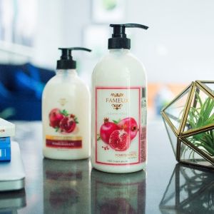 Fameux Whitening Shower Scrub 1000ml (2 Variasi)|Sabun Mandi|Sabun Cair