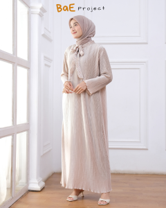 FREE BOX ! INNER DRESS MEWAH - MADINA PLEATS BEIGE - Dress Gamis Lebaran Mewah Maxmara Silk/Satin/Shimmering Plisket Muat BB 60 KGPremium Elegan Simpel Fit to XL Muat BB 60 kg