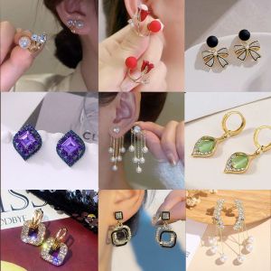 JJT Geometric Crystal Stud Earrings Womens Fashionable All-Match High-Grade Earrings Simple Elegant Earrings