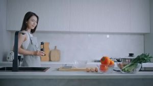 P01 Auto Face Tracking Phone selfie stick Smart 360°rotation holder AI Follow-Up video Vlog Live Gimbal Stabilizer Tripod for mobile