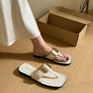 [Free Shipping] Fashionable Commuting Trend Square-Toed Sandals For Women Summer Metal Square Buckle Flip-Flops Office Flip-Flops